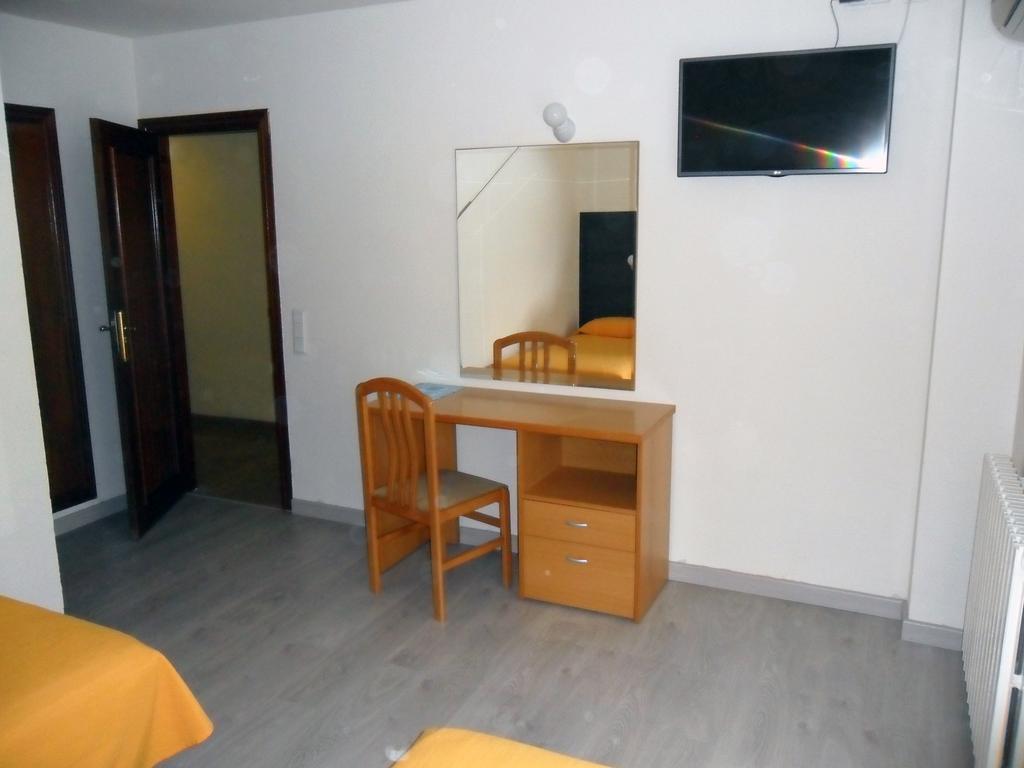 Hotel Delicias (Adults Only) Zaragoza Exterior photo