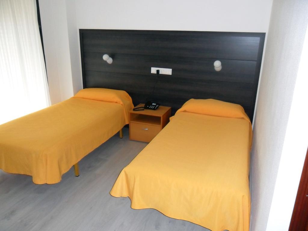 Hotel Delicias (Adults Only) Zaragoza Exterior photo