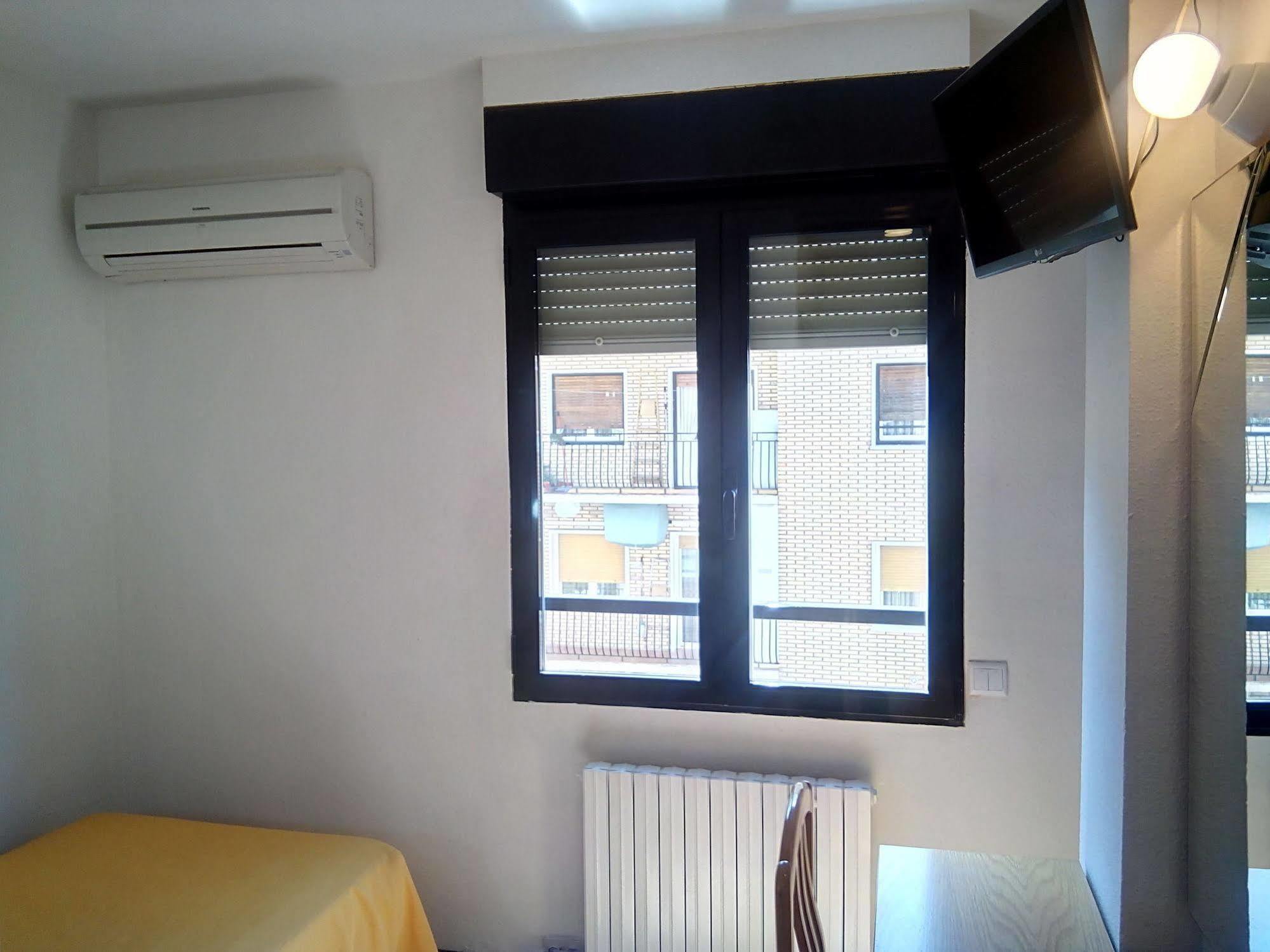 Hotel Delicias (Adults Only) Zaragoza Exterior photo