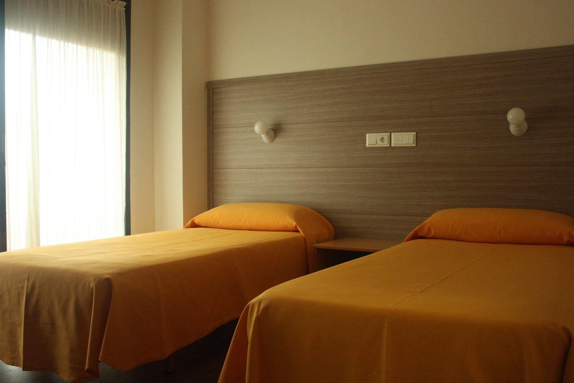 Hotel Delicias (Adults Only) Zaragoza Exterior photo
