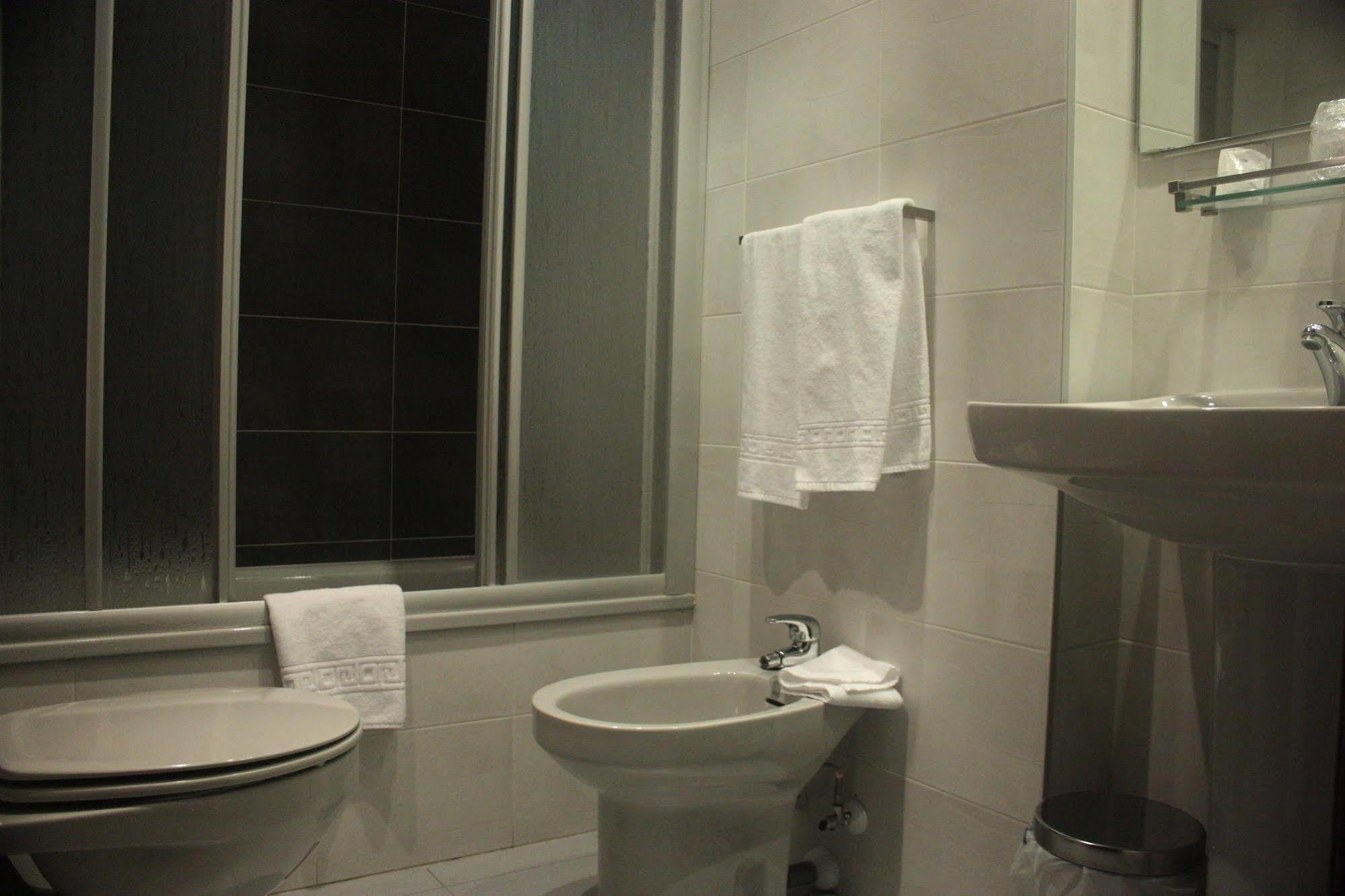 Hotel Delicias (Adults Only) Zaragoza Exterior photo