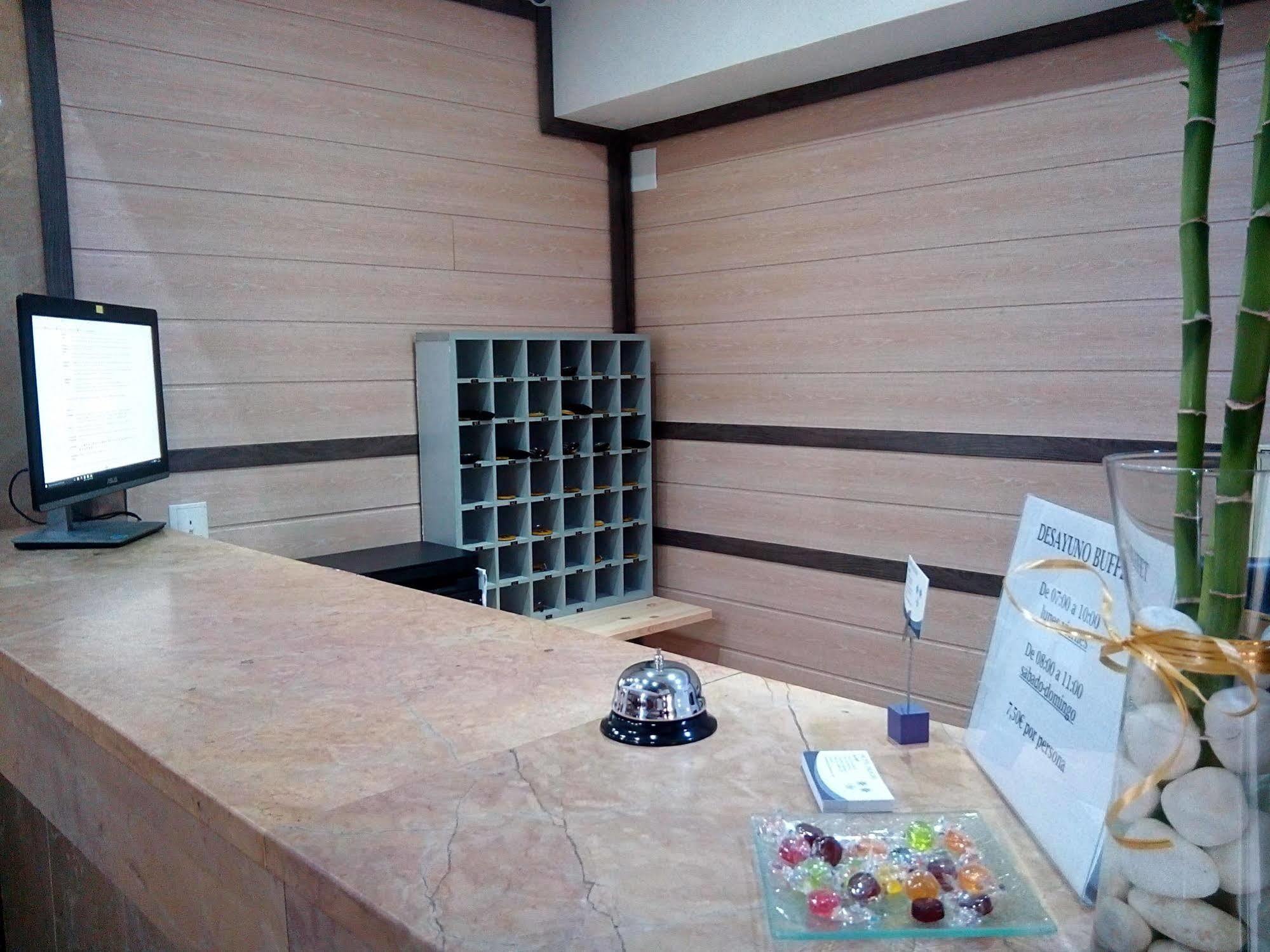 Hotel Delicias (Adults Only) Zaragoza Exterior photo